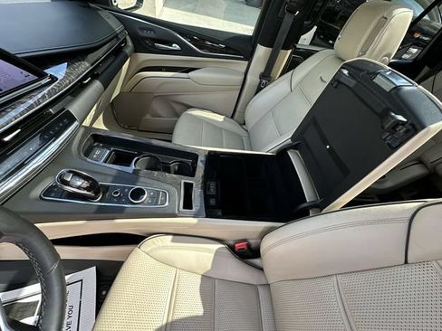Certified 2021 Cadillac Escalade Premium Luxury RWD image 29