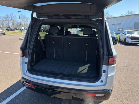Certified 2024 Jeep Wagoneer Series II image 19