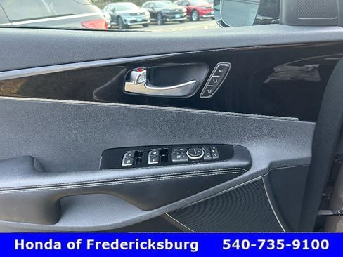 Used 2019 Kia Sorento SX image 27