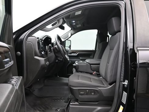 Used 2024 Chevrolet Silverado 2500 LT AWD/4WD image 9