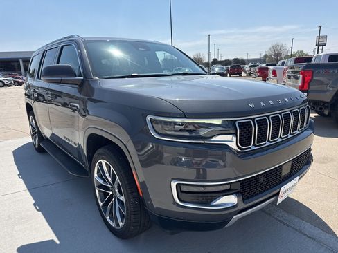 Used 2022 Jeep Wagoneer Series II w/ Premium Group I image 9