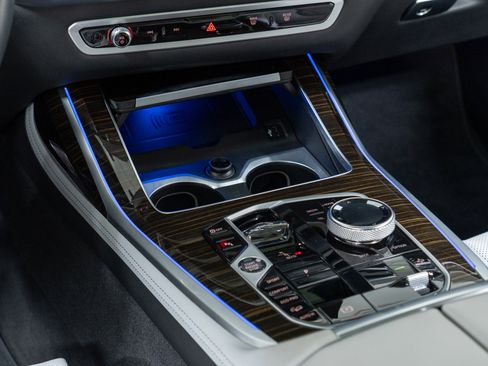 Certified 2024 BMW X7 xDrive40i w/ Executive Package image 20