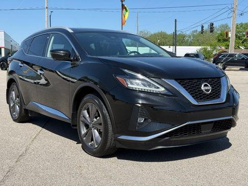 Used 2023 Nissan Murano Platinum image 2