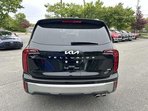 Certified 2023 Kia Telluride S w/ S Sunroof Package AWD/4WD image 4