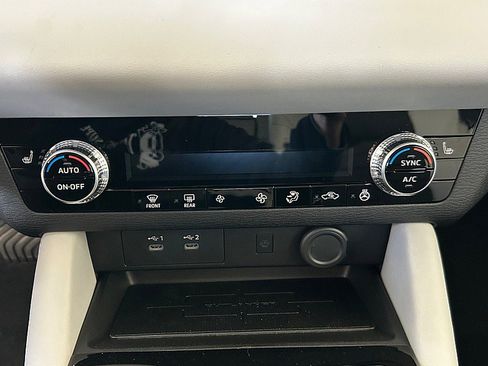 New 2026 Mitsubishi Outlander SE image 19