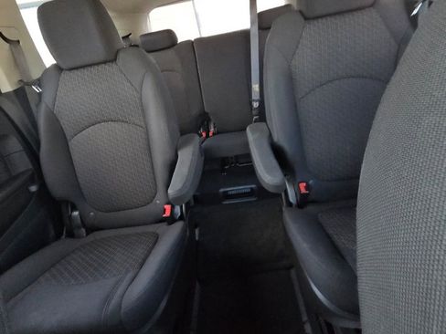 Used 2011 Chevrolet Traverse LT w/ Personal Connectivity Package image 27