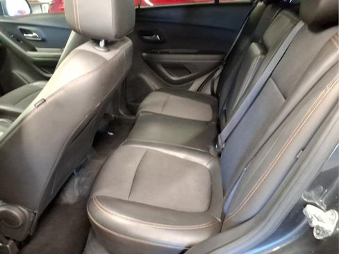 Certified 2018 Chevrolet Trax LT w/ LT Convenience Package FWD image 6