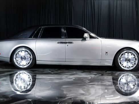 Used 2018 Rolls-Royce Phantom Sedan RWD image 9