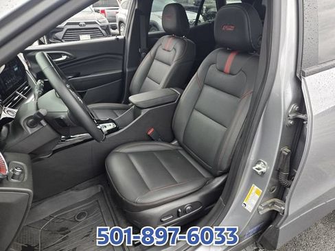 Used 2025 Chevrolet Trax RS w/ Sunroof Package FWD image 9