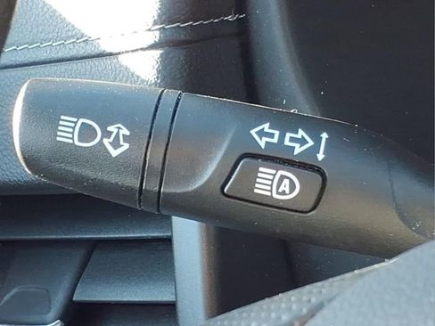 Used 2023 GMC Terrain SLE FWD image 27