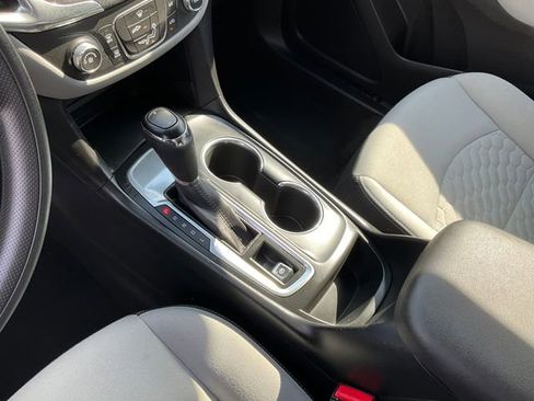 Used 2019 Chevrolet Equinox LS w/ LS Convenience Package image 14