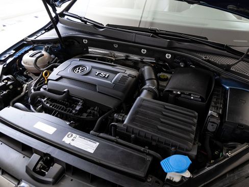 Used 2016 Volkswagen Golf S FWD image 31
