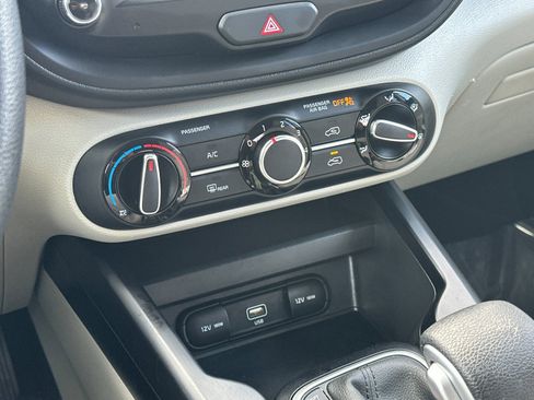 Certified 2022 Kia Soul LX w/ Technology Package image 20