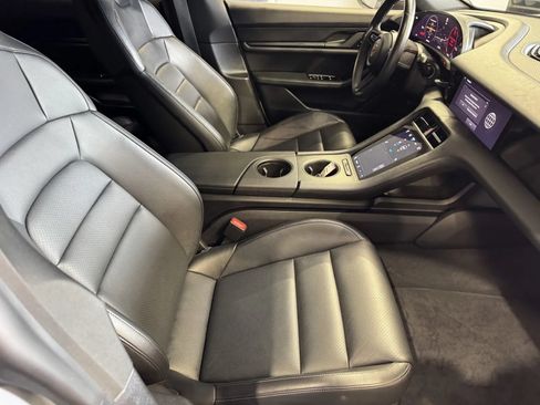 Used 2021 Porsche Taycan RWD image 6