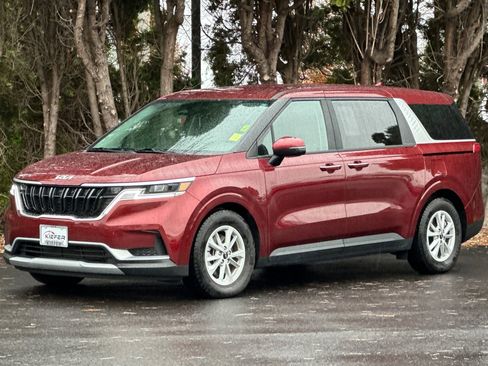 Certified 2024 Kia Carnival LX image 8