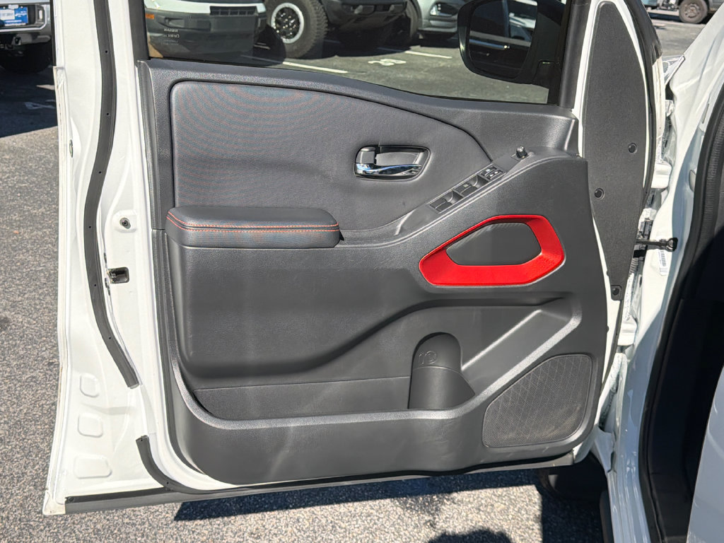 Used 2023 Nissan Frontier Pro-X w/ Tow Package RWD image 10