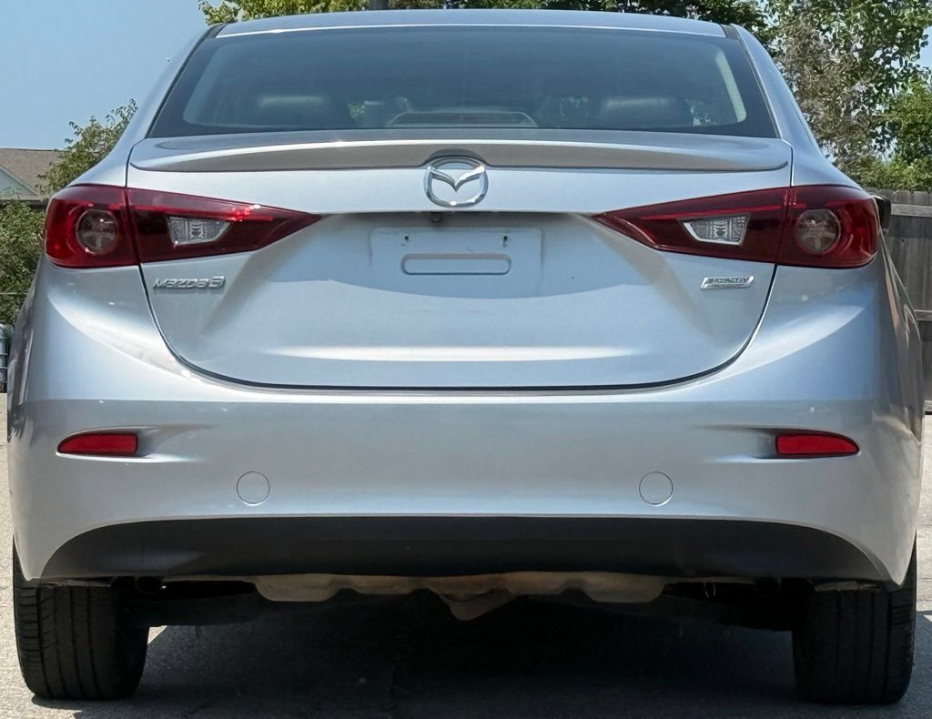 Used 2018 MAZDA MAZDA3 Touring FWD image 4