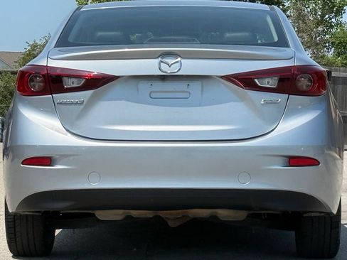 Used 2018 MAZDA MAZDA3 Touring FWD image 4