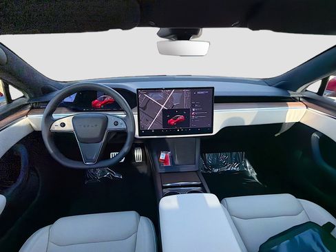Used 2024 Tesla Model S image 15