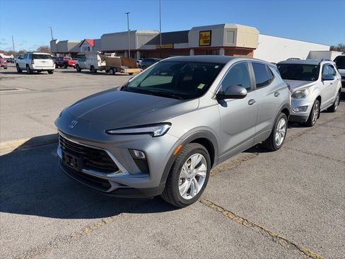 Used 2024 Buick Encore GX Preferred image 2