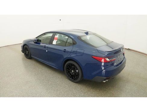 New 2026 Toyota Camry SE FWD image 5