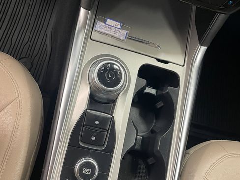 Used 2022 Ford Explorer Limited w/ Class IV Trailer Tow Package image 18