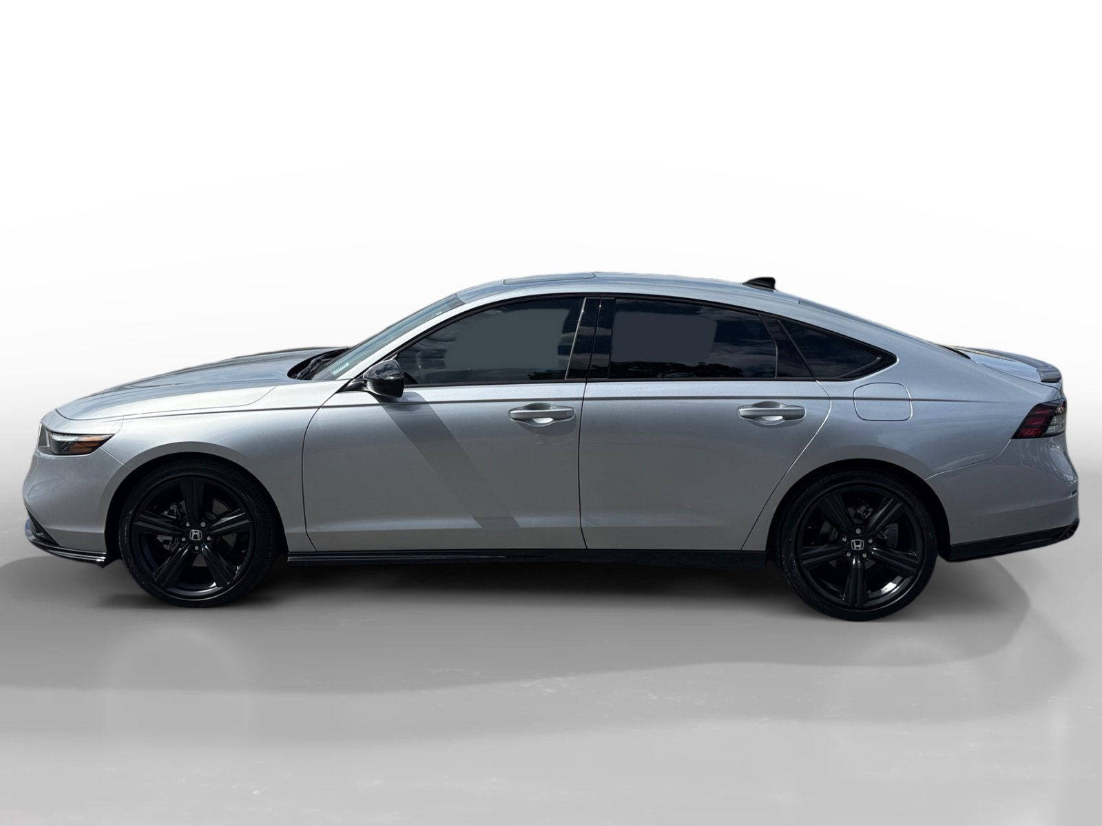 Used 2025 Honda Accord Sport image 2