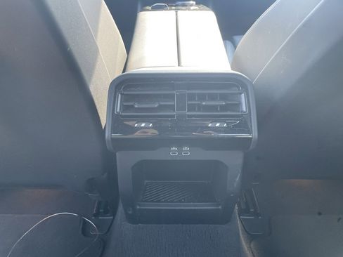 Used 2024 BMW i5 eDrive40i image 25