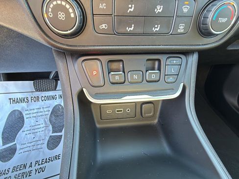 Used 2019 GMC Terrain SLE image 16