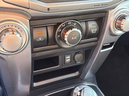 Used 2018 Toyota 4Runner SR5 AWD/4WD image 20