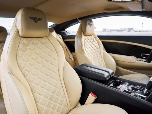 Used 2016 Bentley Continental GT image 35
