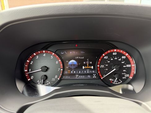 Used 2025 Nissan Frontier PRO-4X w/ Pro Convenience Package AWD/4WD image 18