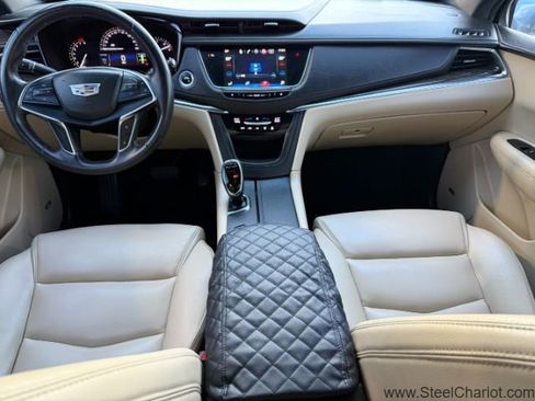 Used 2017 Cadillac XT5 FWD w/ LPO, Wheel Lock Package image 12