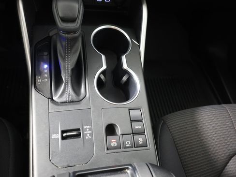 Used 2023 Toyota Highlander L image 18