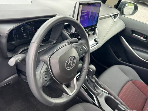 Used 2025 Toyota Corolla SE w/ SE Premium Package FWD image 18