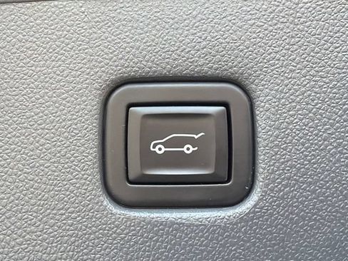 Used 2020 Chevrolet Blazer LT FWD image 19