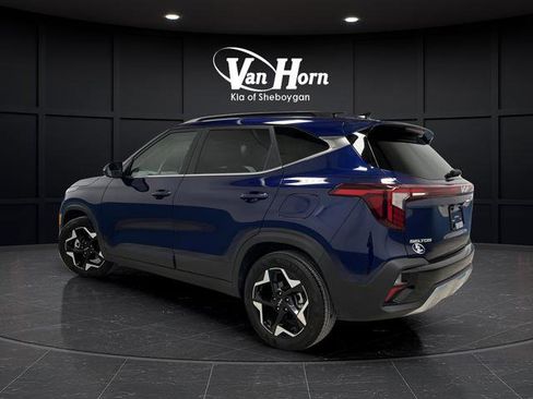 Used 2024 Kia Seltos EX image 3