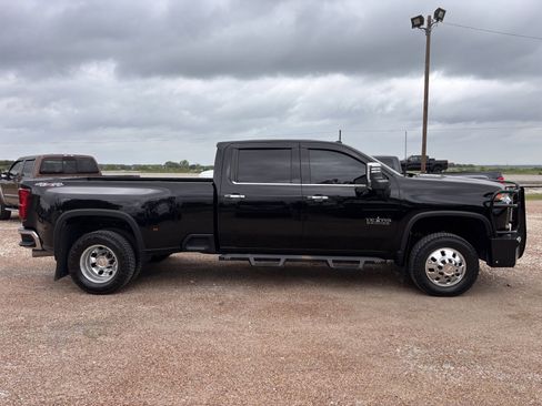 Used 2022 Chevrolet Silverado 3500 LTZ w/ LTZ Texas Edition image 6
