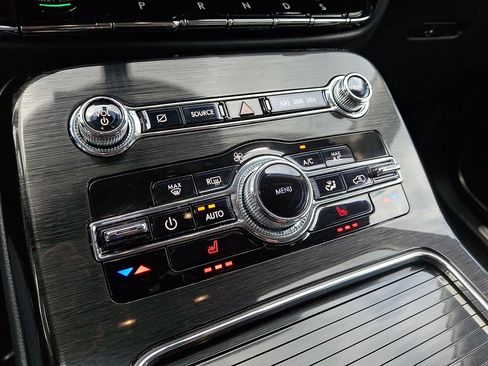 Certified 2023 Lincoln Nautilus AWD w/ Premium Package image 15
