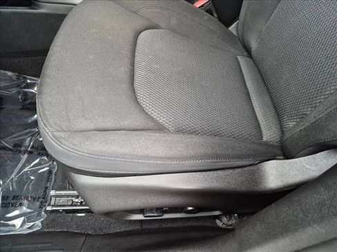 Used 2018 Jeep Renegade Altitude w/ UConnect 8.4 Nav Group FWD image 10