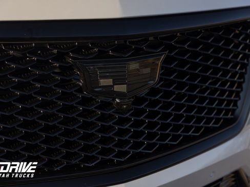 Used 2025 Cadillac Escalade Sport Platinum w/ LPO, ONYX Package image 7