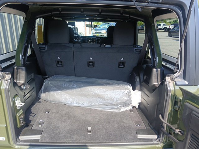 Used 2023 Jeep Wrangler Unlimited Sport AWD/4WD image 9