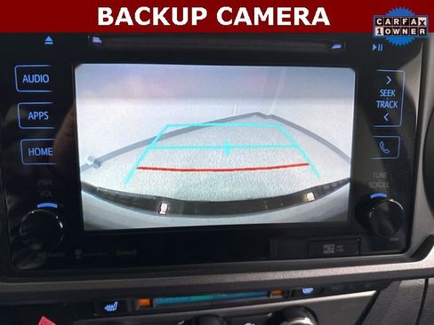 Used 2019 Toyota Tacoma TRD Off-Road image 2