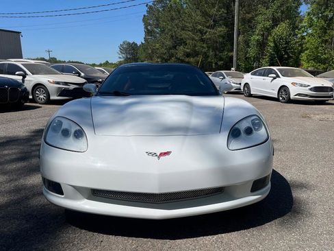 Used 2006 Chevrolet Corvette Coupe w/ Preferred Equipment Group RWD image 3