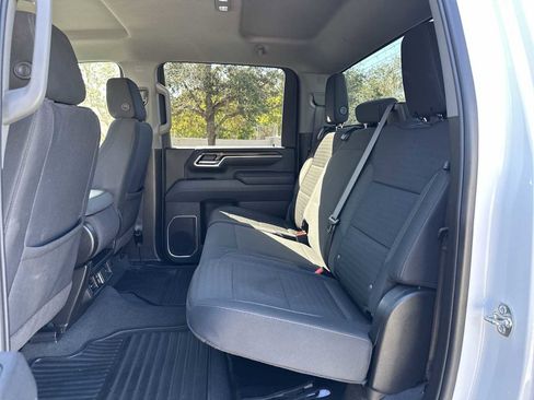 Used 2025 Chevrolet Silverado 2500 LT w/ Convenience Package image 17