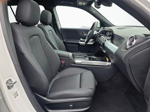 New 2026 Mercedes-Benz GLB 250 4MATIC image 27