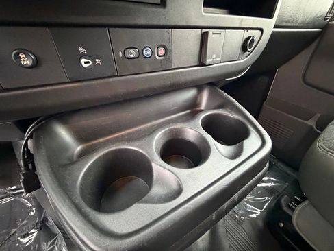 Used 2019 GMC Savana 2500 w/ Driver Convenience Package RWD image 18