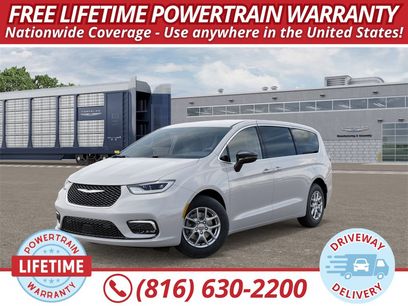 New 2026 Chrysler Pacifica Select