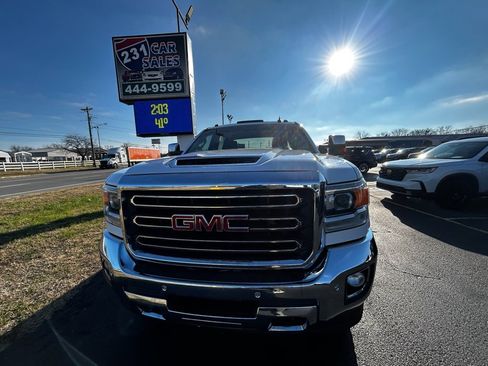 Used 2018 GMC Sierra 2500 SLT w/ Duramax Plus Package image 8