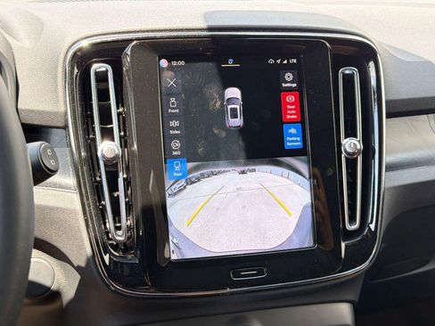 Used 2023 Volvo XC40 Recharge Ultimate AWD/4WD image 23
